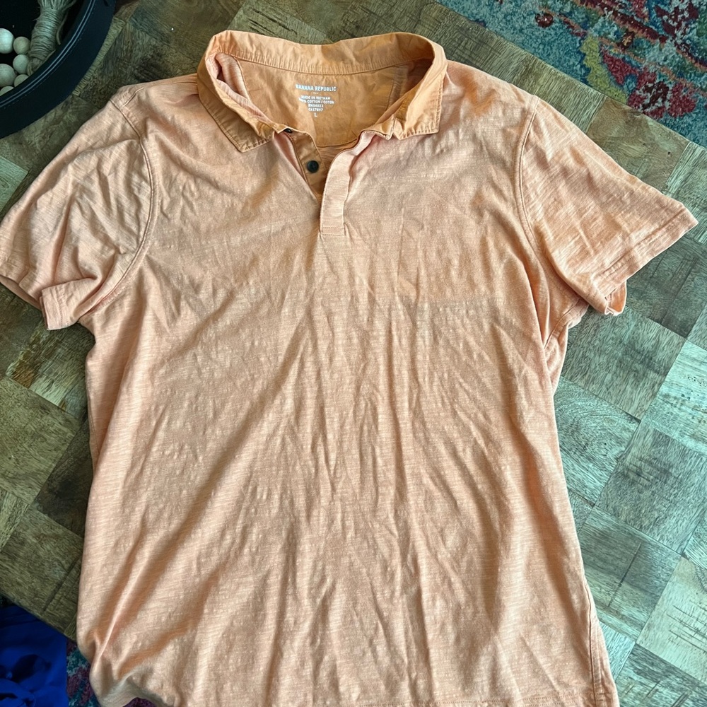 Men’s Banana Republic collared T-shirt